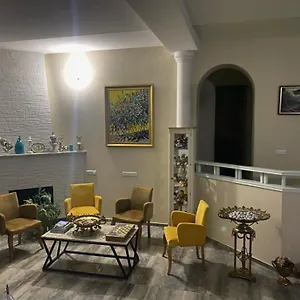 Westay فندق تبليسي
