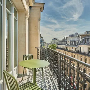 Апарт-отель Numa Champs-elysees ****